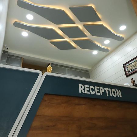 Hotel Dolphin Residency Pātan Екстериор снимка