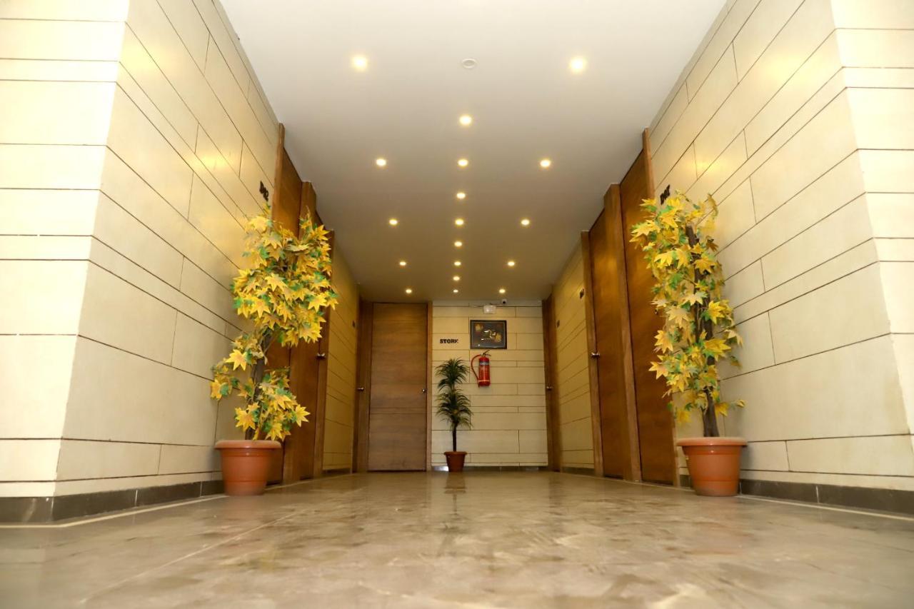 Hotel Dolphin Residency Pātan Екстериор снимка