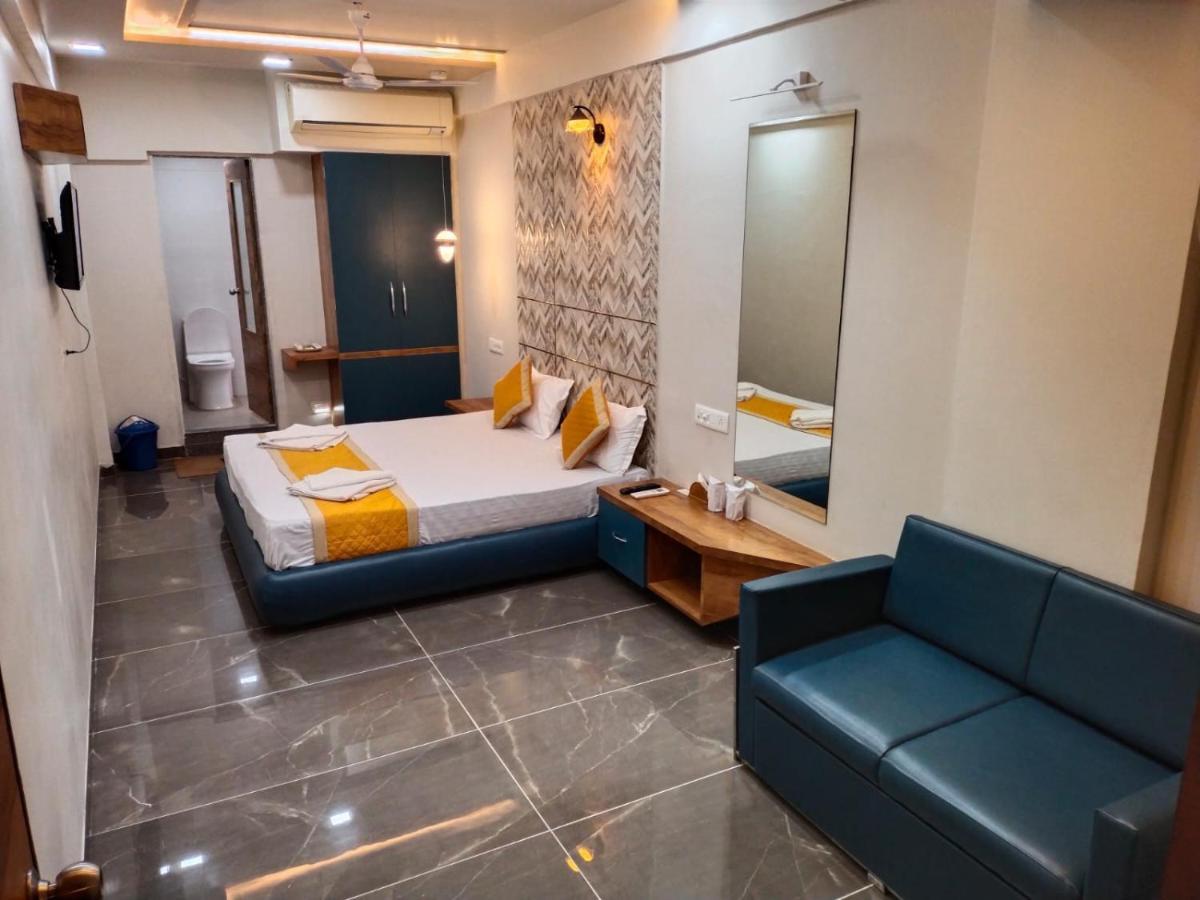 Hotel Dolphin Residency Pātan Екстериор снимка