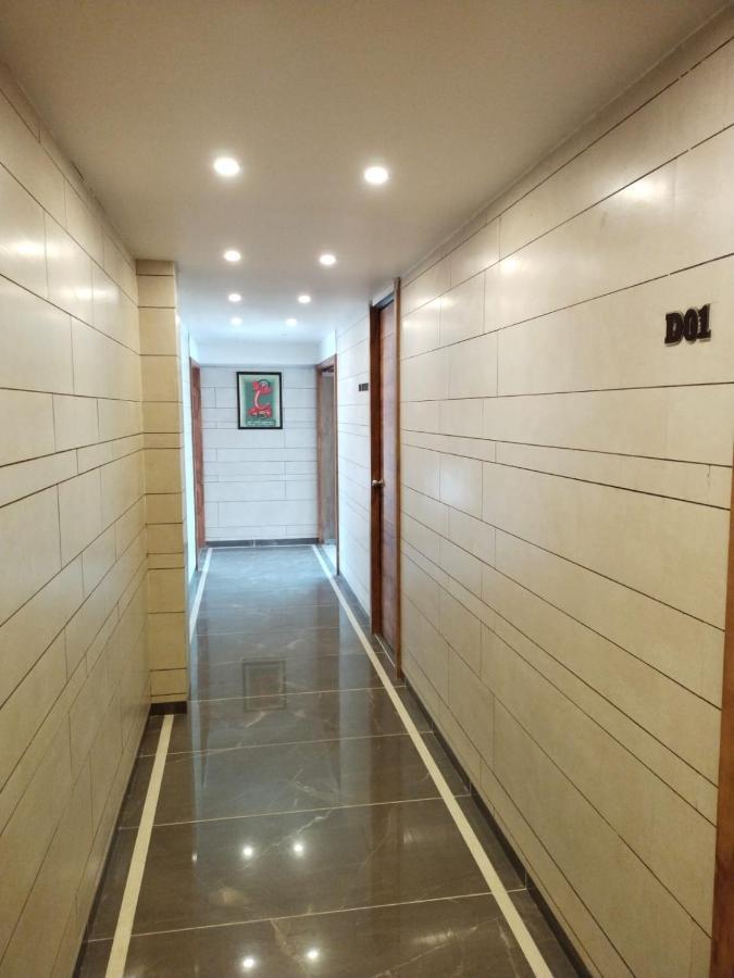 Hotel Dolphin Residency Pātan Екстериор снимка